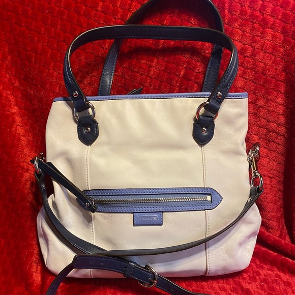 Coach Handbags - Beautiful authentic Coach bag